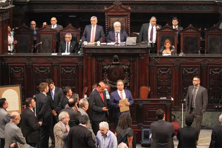 A Assembleia Legislativa do Rio de Janeiro decide pela libertação do presidente da Casa, Jorge Picciani; do líder do governo, Edson Albertassi; e de Paulo Melo, ex-presidente da Alerj (Divulgação/Alerj)