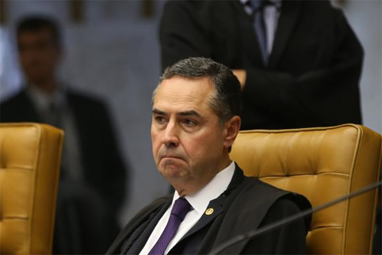 Brasília - Ministro Luiz Roberto Barroso durante sessão do STF para julgar restrição ao foro privilegiado para parlamentares (Antônio Cruz/Agência Brasil) 